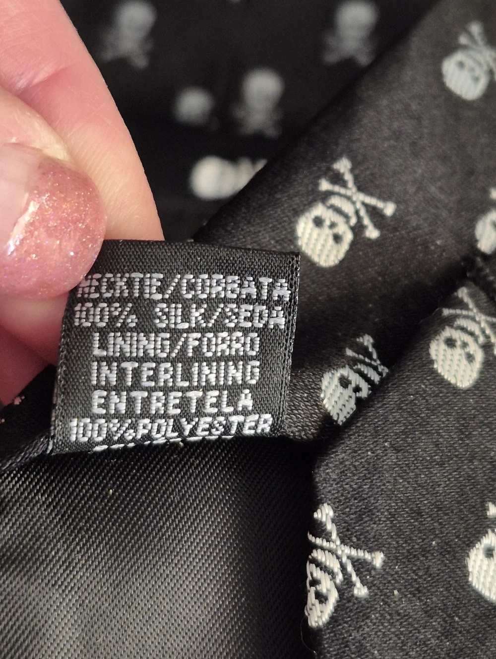 Narrow Silk Skull Print Mens Black Tie